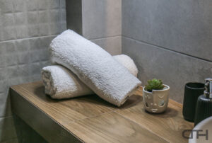 194267862_112573627696332_5378911114250159486_n_112573617696333